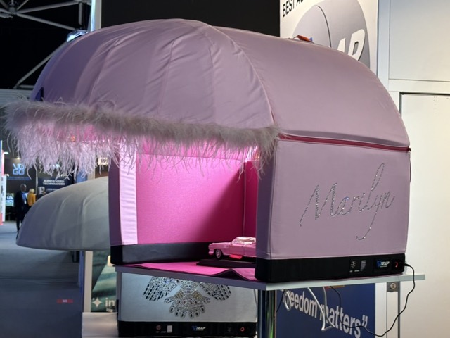 IBC 2025: Swarovski® kristalleriyle işlenmiş Marilyn imzası